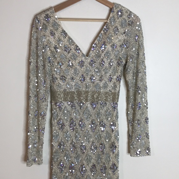 MacDuggal Lattice Sequin Long-Sleeve Gown nude sparkles size 4 - Picture 4 of 14